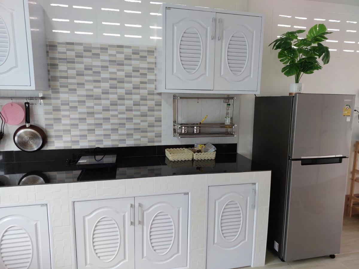 Happy Space: Cozy 2-bedroom With Free Wifi And Parking Holiday home Nakhon Phanom