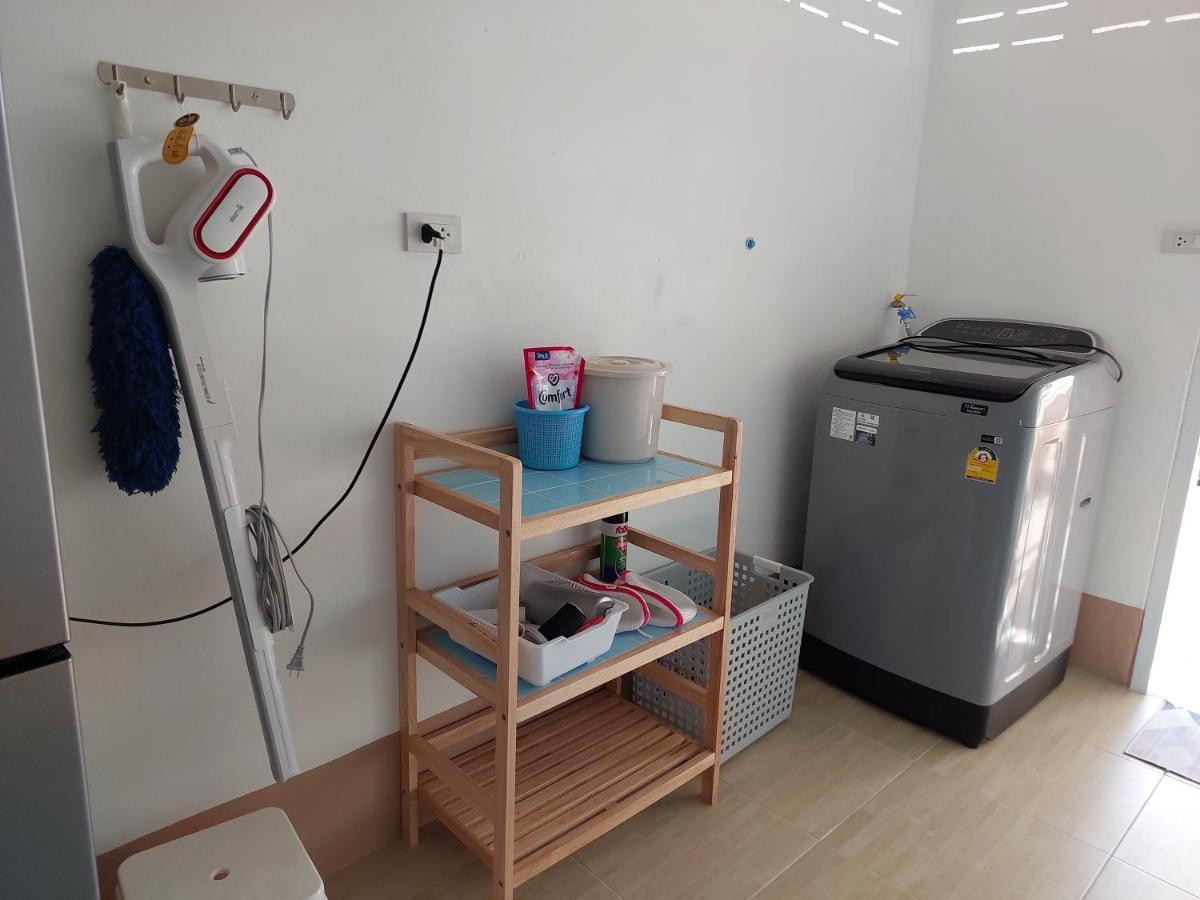 Happy Space: Cozy 2-bedroom With Free Wifi And Parking Nakhon Phanom